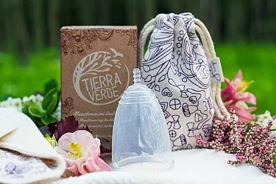 Menštruačný kalíšok Gaia Cup + slipová vložka Gaia Pads - Tierra Verde